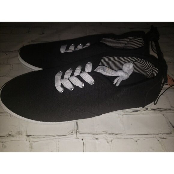 NWT Ardene Size 5 Black Yoga Mat Flat Lace Up Canvas Sneaker Shoes Women's - Picture 2 of 6